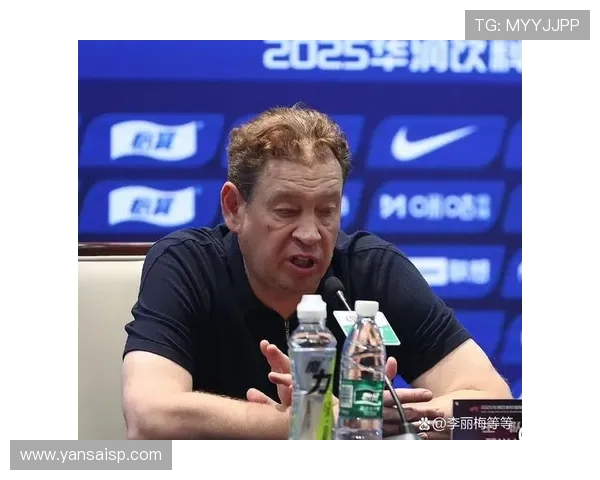 斯卢茨基执教上海申花战术体系解析：攻防转换提速与中场控制增强